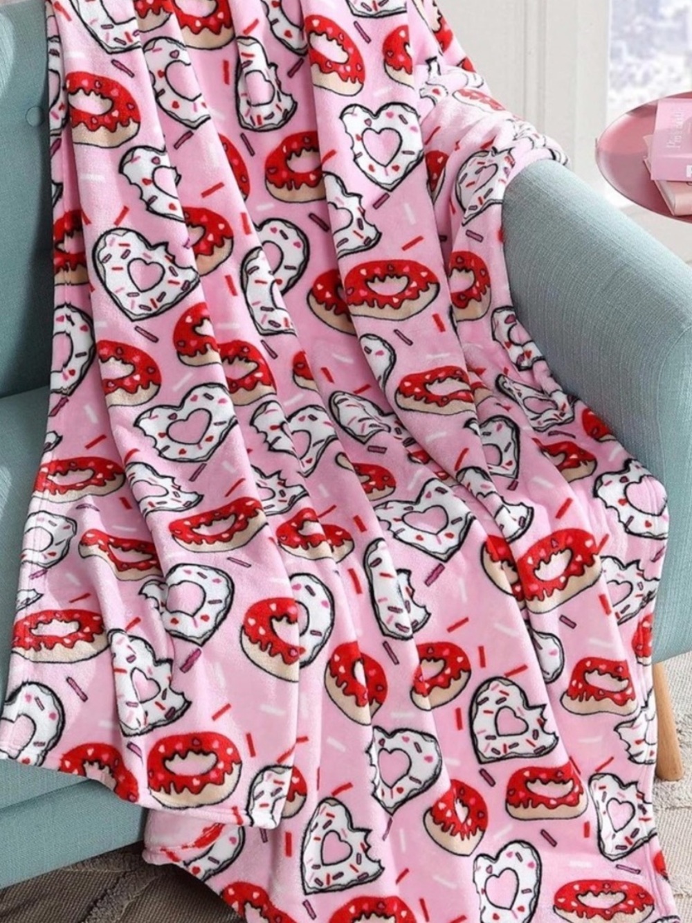 Betsy Johnson Donut Hearts Plush Throw Blanket NWT